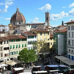 https://panoramic-suite-near-duomo-and-station.it-tuscanyhotel.com
